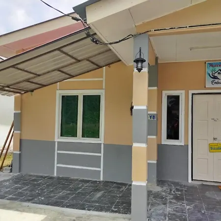 Homestay Embah Ros & Embah Lek Hutan Melintang Exterior photo