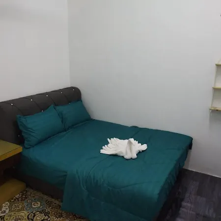 Homestay Embah Ros & Embah Lek Hutan Melintang Exterior photo