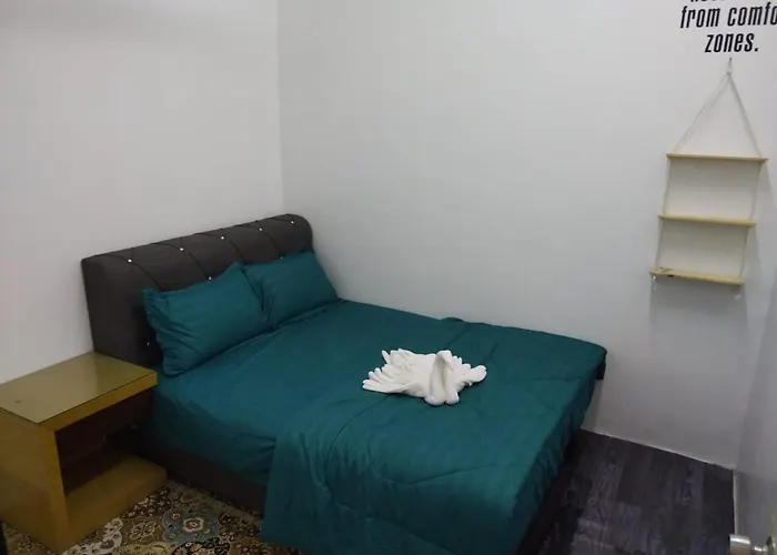 Homestay Embah Ros & Embah Lek