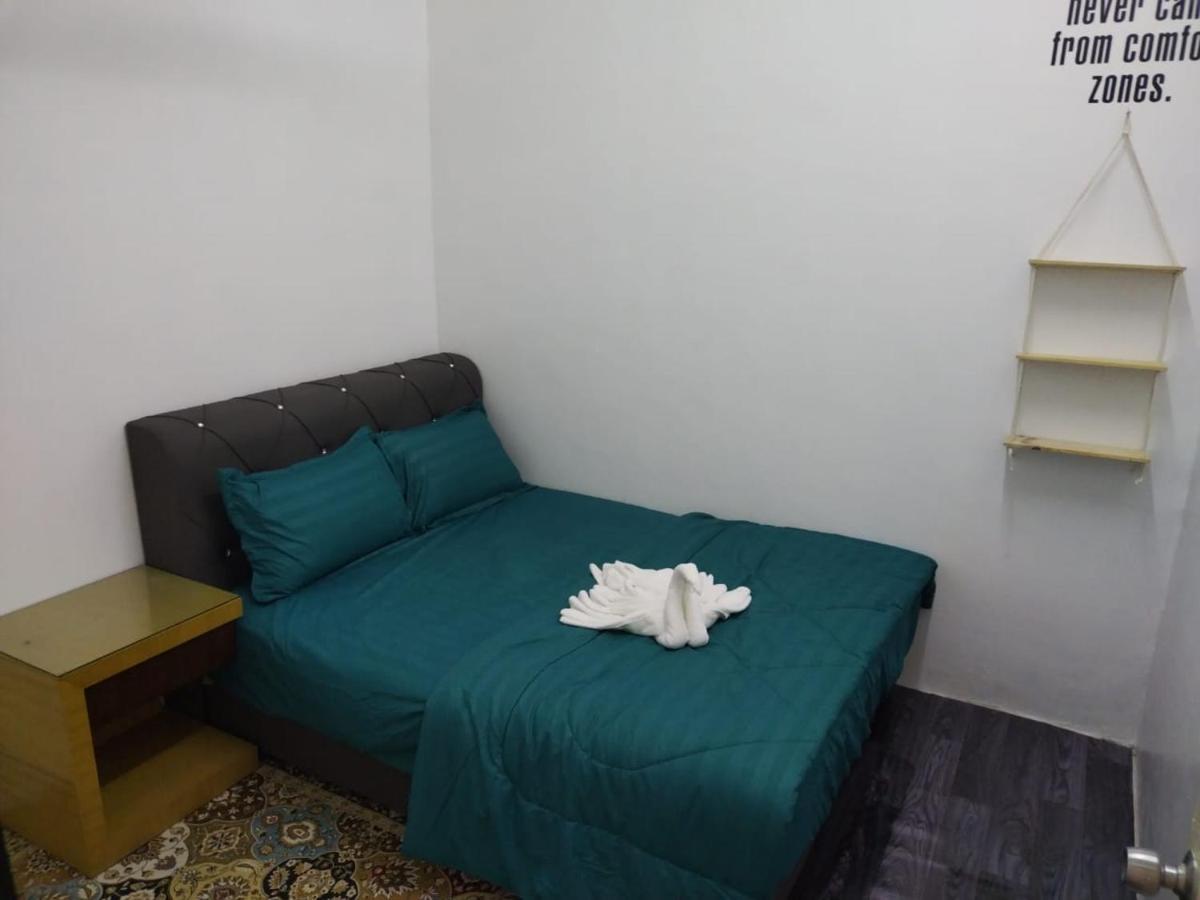 Holiday home Embah Ros & Embah Lek *