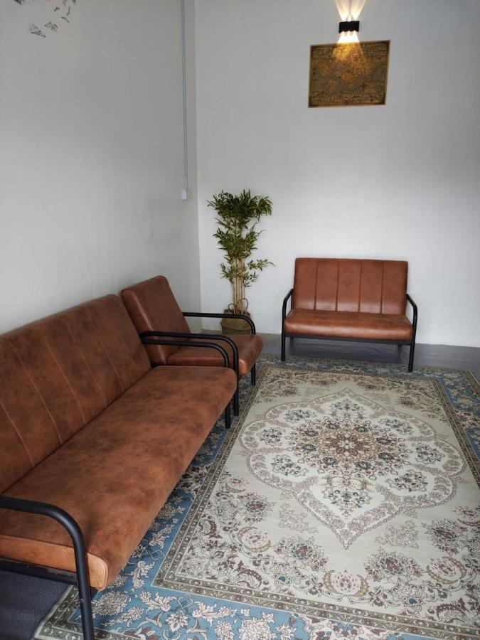 Embah Ros & Embah Lek Holiday home