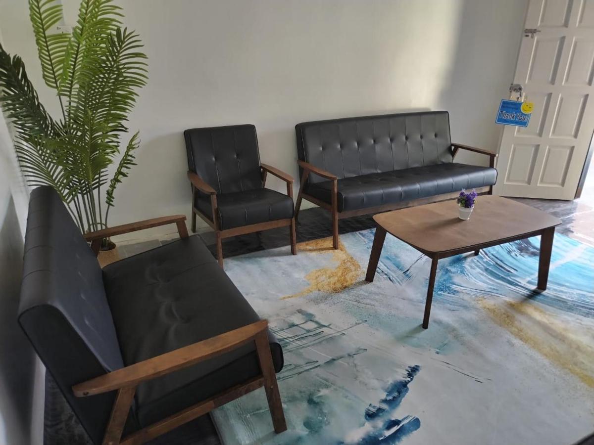 Holiday home Embah Ros & Embah Lek Hutan Melintang